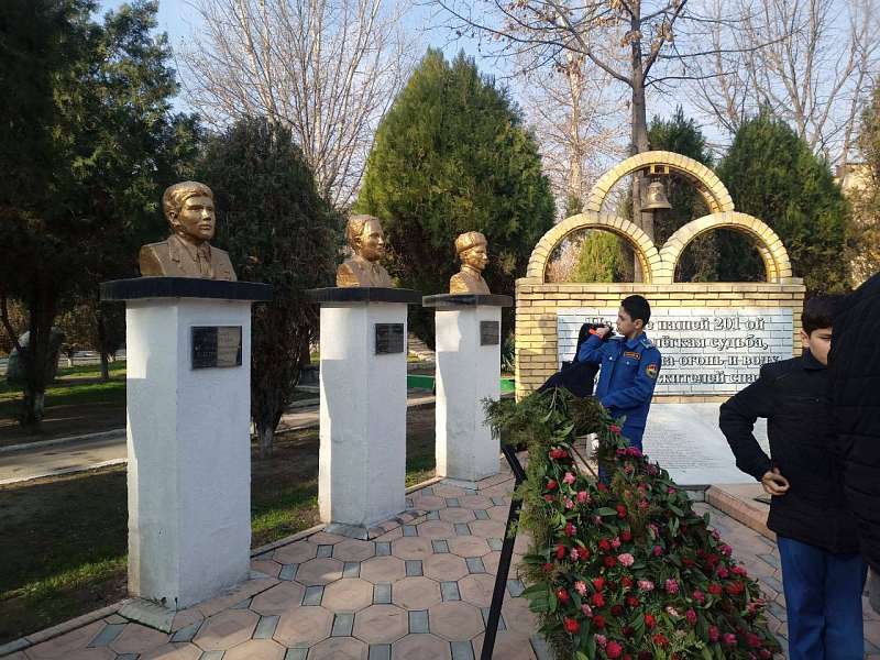 Юнармейцы и кадеты нашей школы посетили музей "Боевой Славы" 201-ой военной базы в г. Душанбе