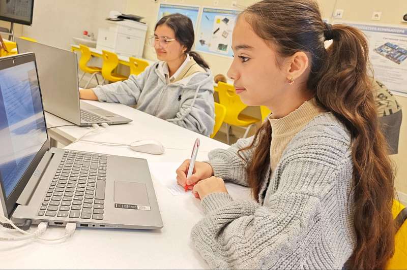 Новый интеллектуальный рубеж: ломоносовцы стартовали на муниципальном этапе ВсОШ