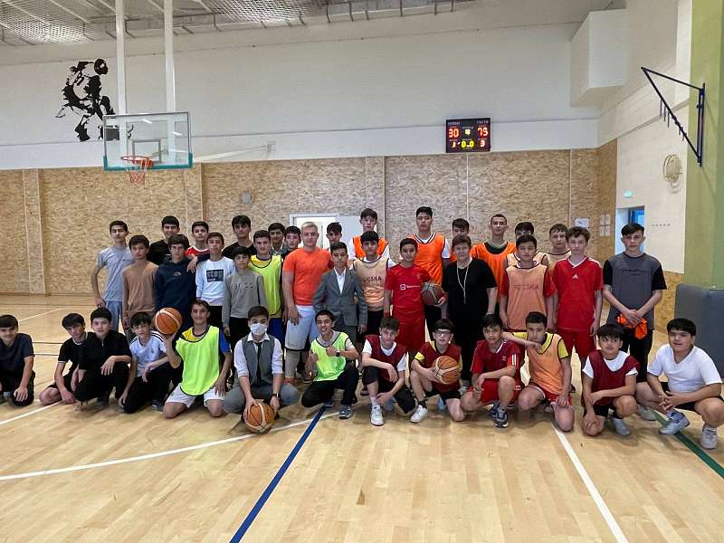 Товарищеская встреча по баскетболу