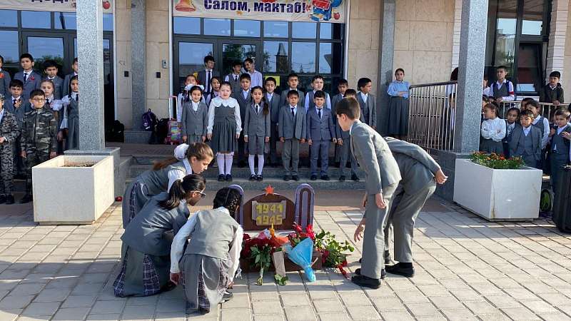 1 мая день начался с традиционной линейки